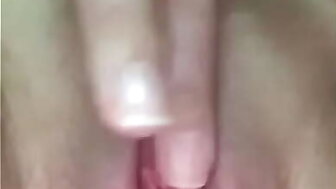virgin girl fingering herself